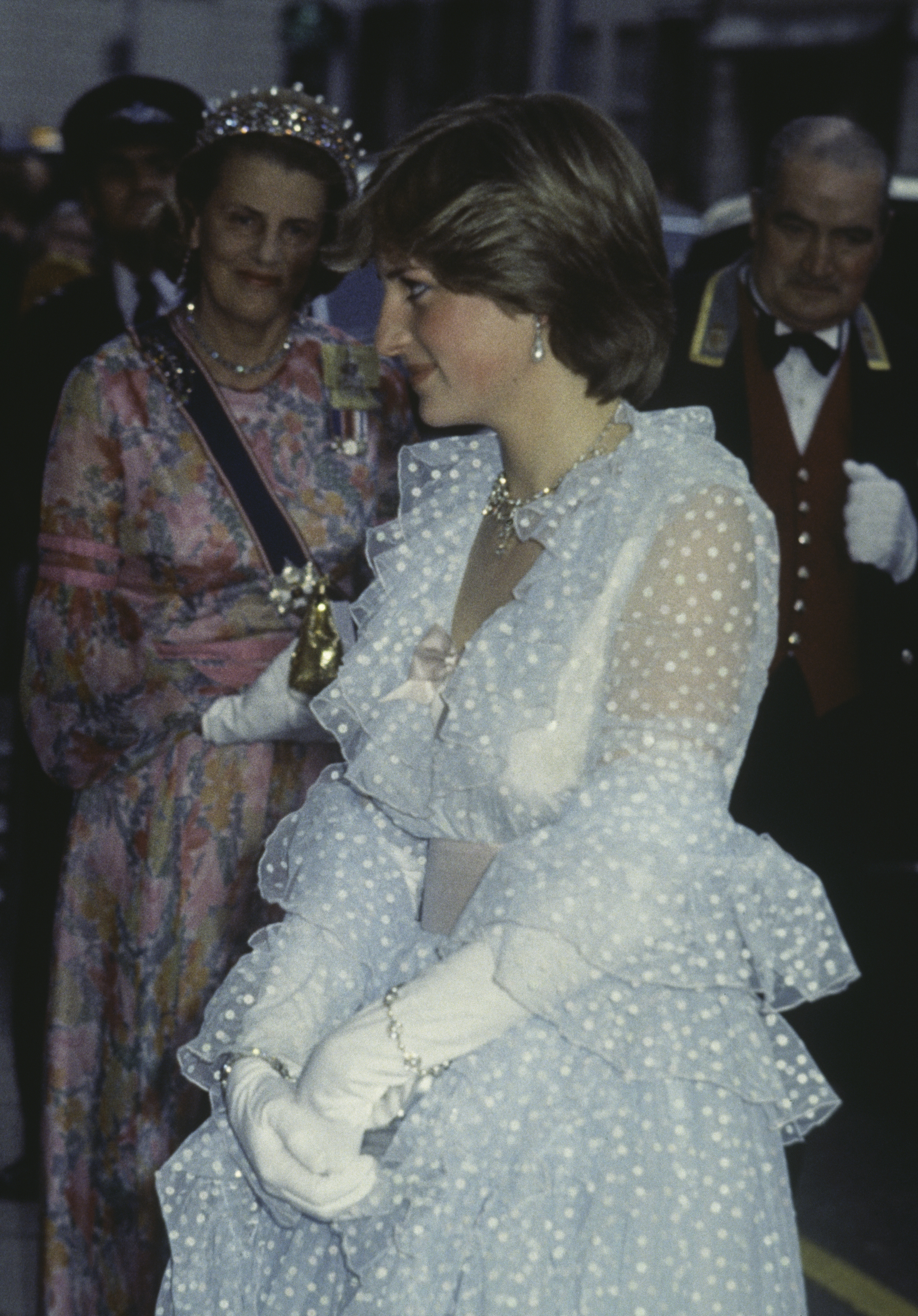 Lady Diana Spencer (1961 - 1997, later Diana, Princess of Wales) at a banquet given at Claridges Hotel for King Khalid of Saudi Arabia, 11th June 1981. (Getty Images)