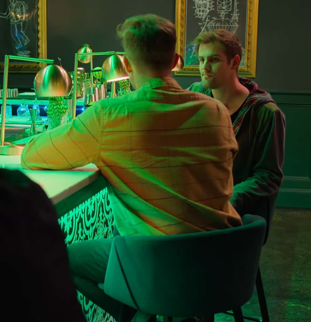 Antonio Mattei claims Alex Chapman wants to steam his girlfriend Roxanne (@netflix)