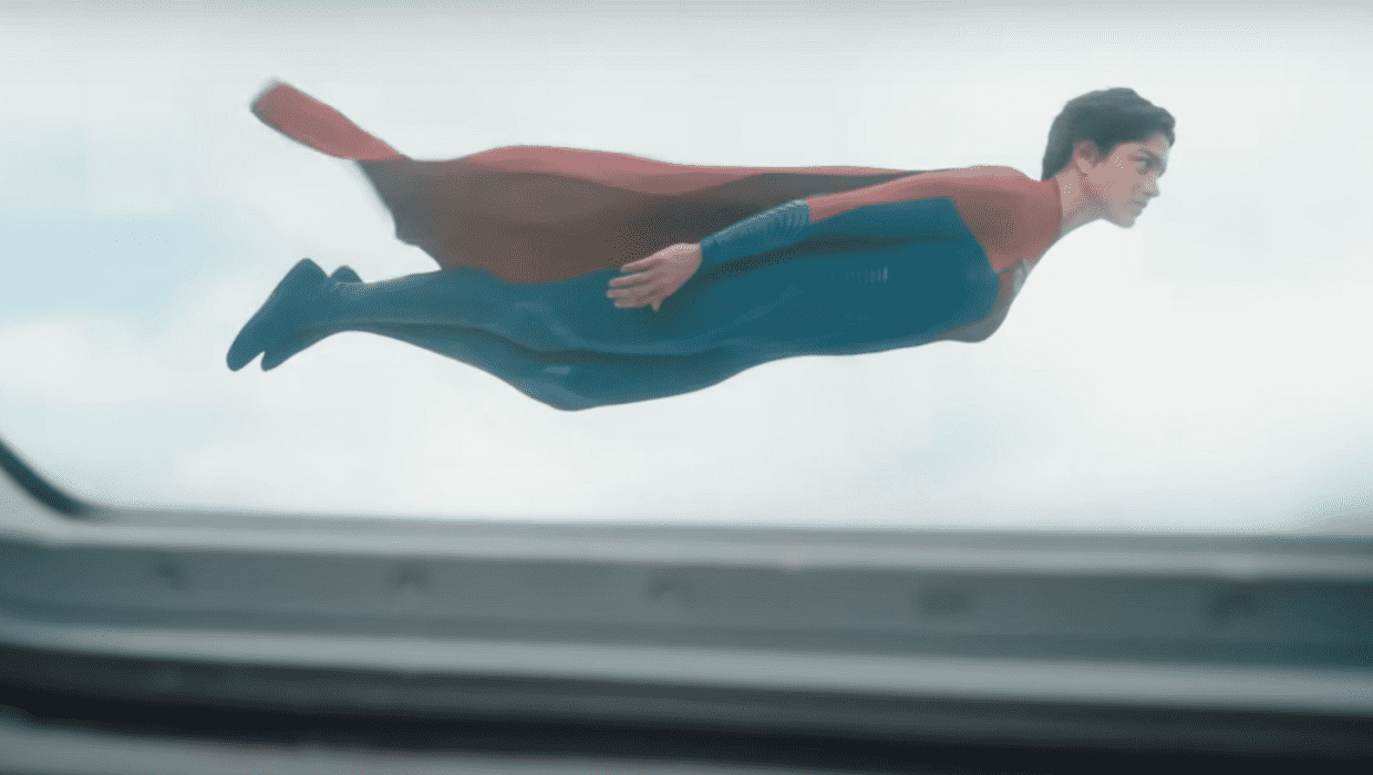 Kryptonian Kara aka Supergirl faces the wrath of Zod in 'The Flash' (DC)