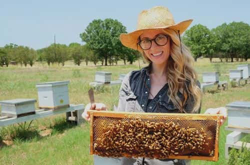 Chris Pratt referred to the Texas beekeeper Erika Thompson in his bee-stung-faced Instagram video (@texasbeeworks/Instagram)