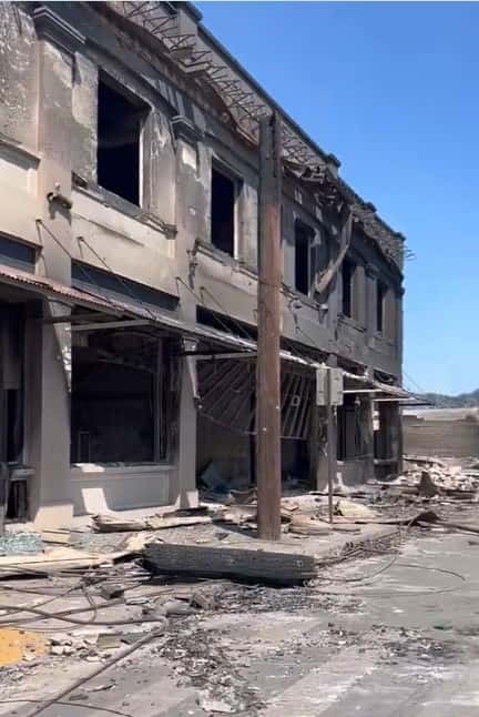 X (formerly Twitter) user Ercy Mirage shows a destroyed house on Front Street, Fleetwoods (X/@ErcyMirage)