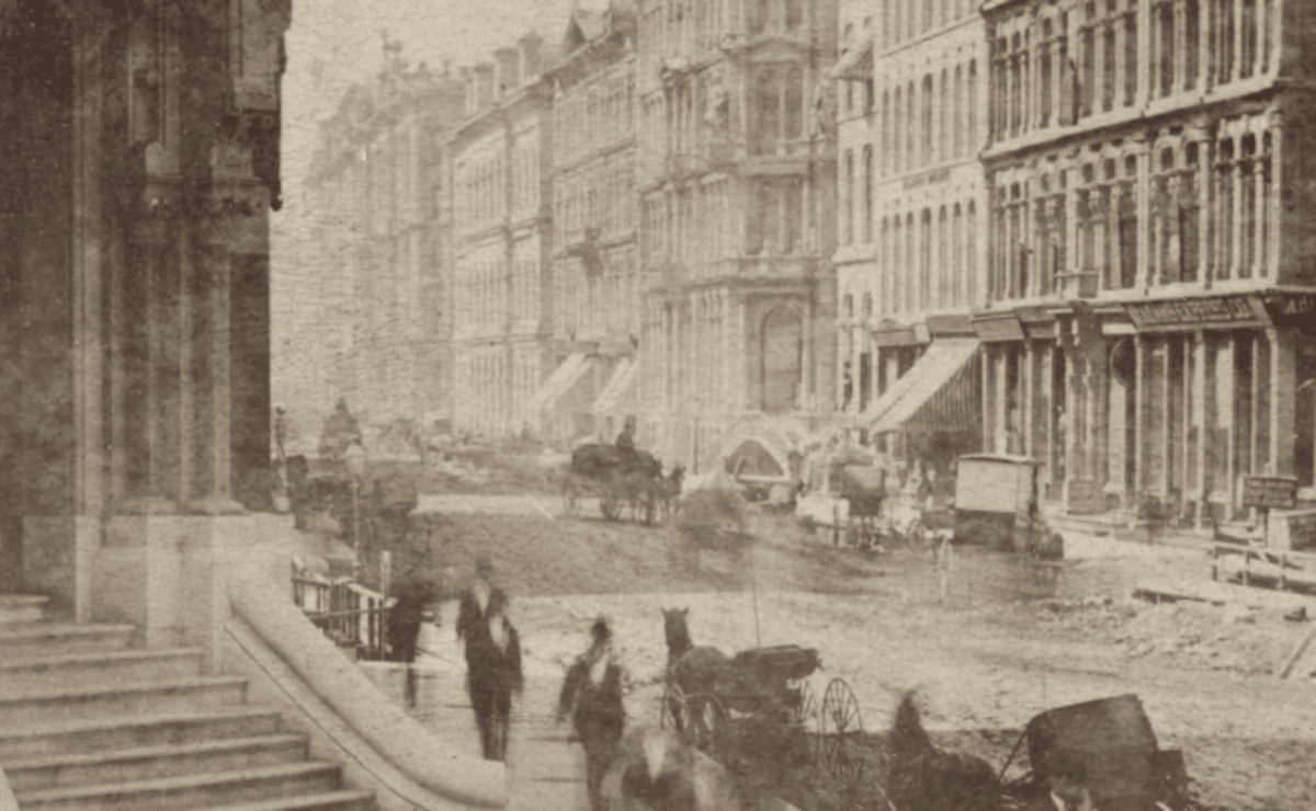 On October 8, 1871, flames spark in the Chicago barn of Patrick and Catherine O’Leary, igniting a two-day blaze that kills between 200 and 300 people (@EncyclopaediaBritannica/Youtube)