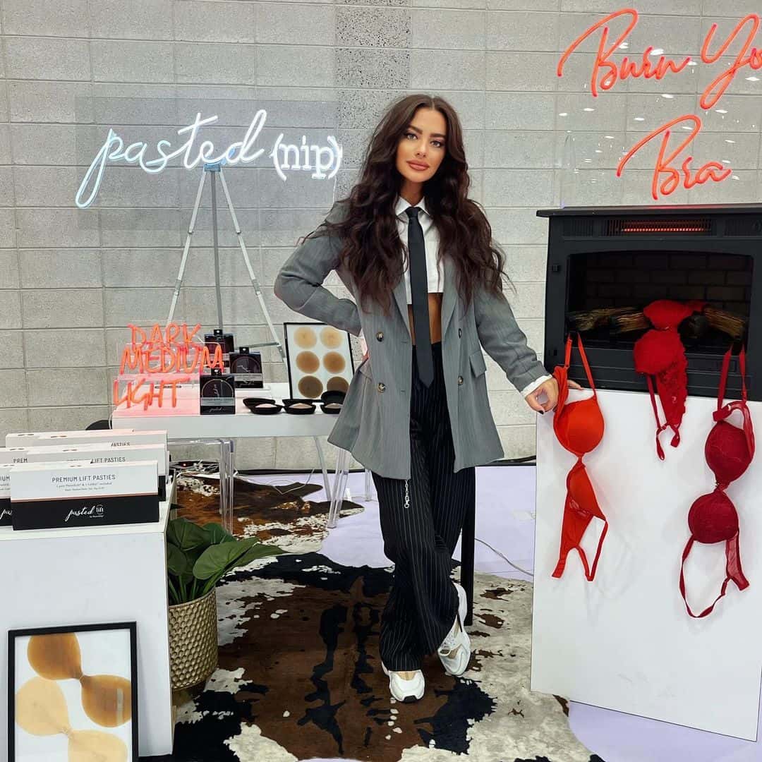 Roxanne Kaiser is a business woman (Instagram/@rickyrox_)