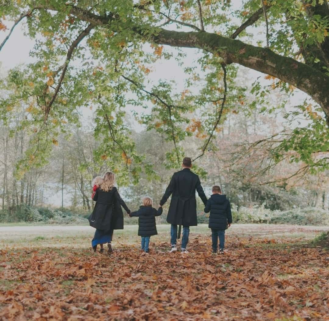 Michael Buble with family. (Photo via @michaelbuble/Instagram)