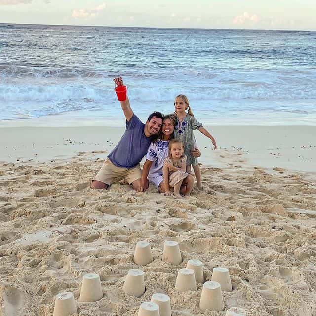 Jimmy on a vacation in the Bahamas with is wife and daughters (jimmyfallon/Instagram)