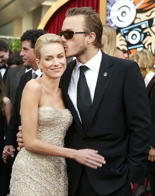 Actress Naomi Watts (L) and Actor Heath Ledger attend the 76th Annual Academy Awards at the Kodak Theater on February 29, 2004 in Hollywood, California.