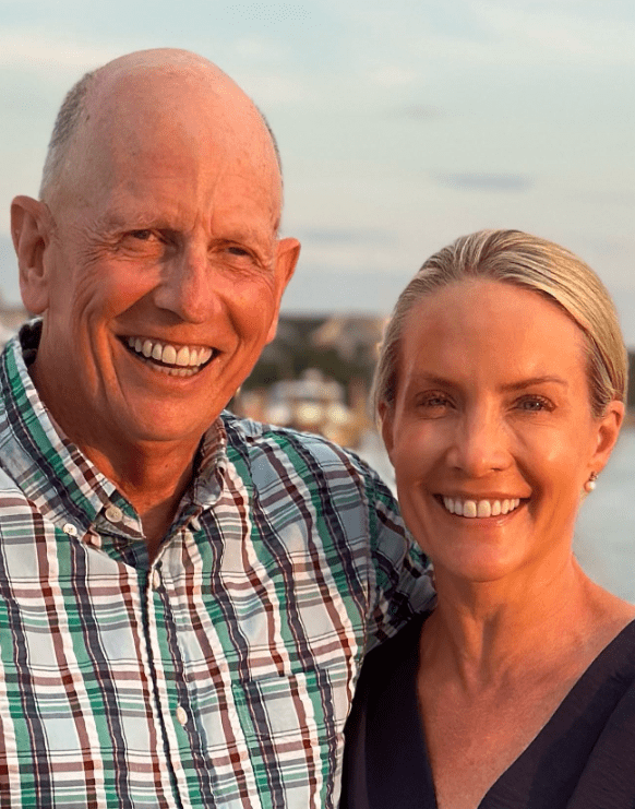 Dana Perino was on the same flight as Peter McMahon when they met each other (@danaperino/Instagram)