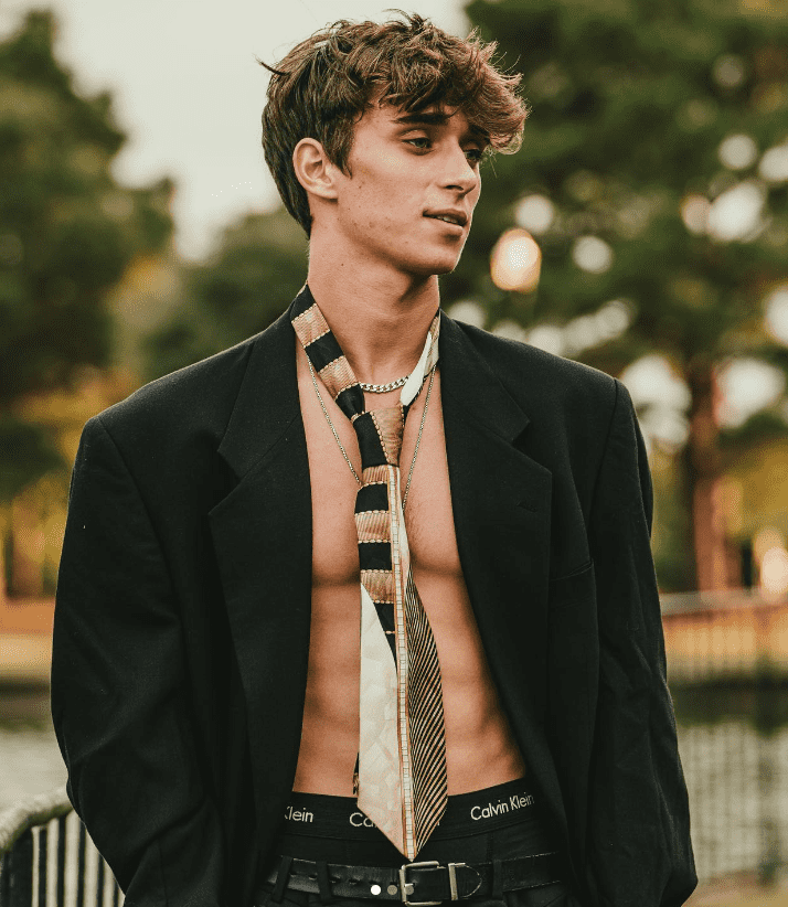 Josh Richards is one of the most famous personalities on TikTok (@joshrichards/Instagram)