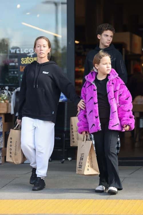 Kendra Wilkinson proved she is the perfect image of a busy and doting mother as she stepped out with her two children for a quick grocery run at Bristol Farms  (Backgrid)
