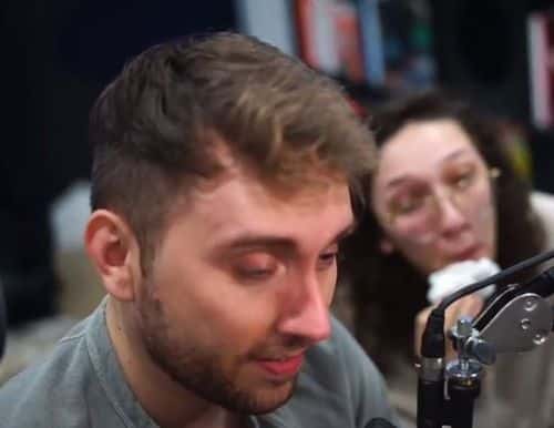 Atrioc on live stream apologizing to viewers with his partner (Atrioc/ Twitch)