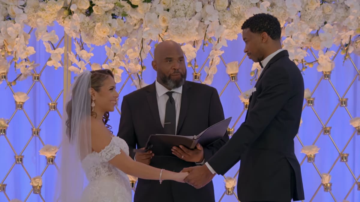 'Love is Blind' Season 5 couple James Milton Johnson and Lydia Arleen says 'I do' at the altar (Netflix)