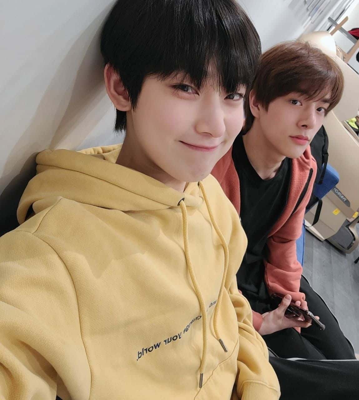 Sunoo's fans hope Jake can let the rest of Enhypen that they are uncomfortable with the weight jokes (@mnetiland/Twitter)