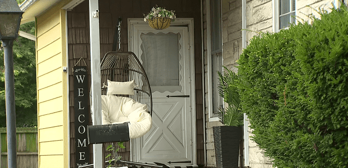 The front porch of Sushi Staples' home 