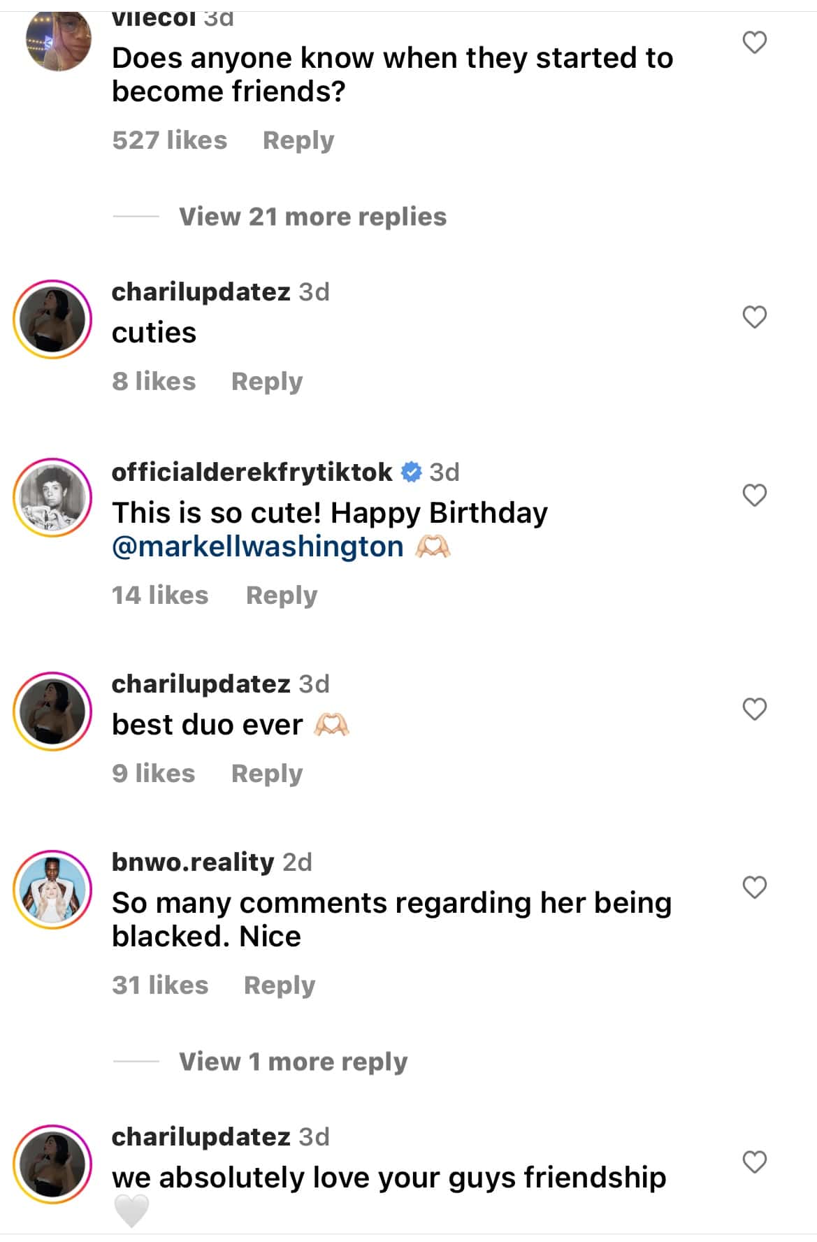 Comments on D'Amelio's post (@charlidamelio/Instagram)