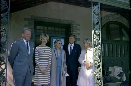 (Cecil Stoughton. White House Photographs. John F. Kennedy Presidential Library and Museum, Boston)