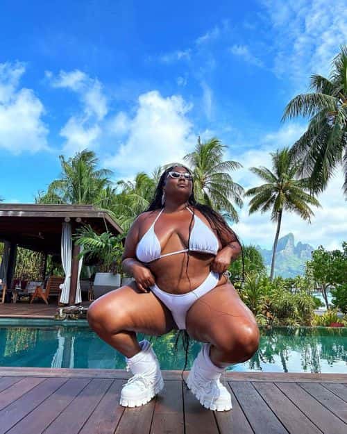 It is not the first time that the singer has wowed fans with her stunning outfits and body positivity (Instagram/@lizzo)