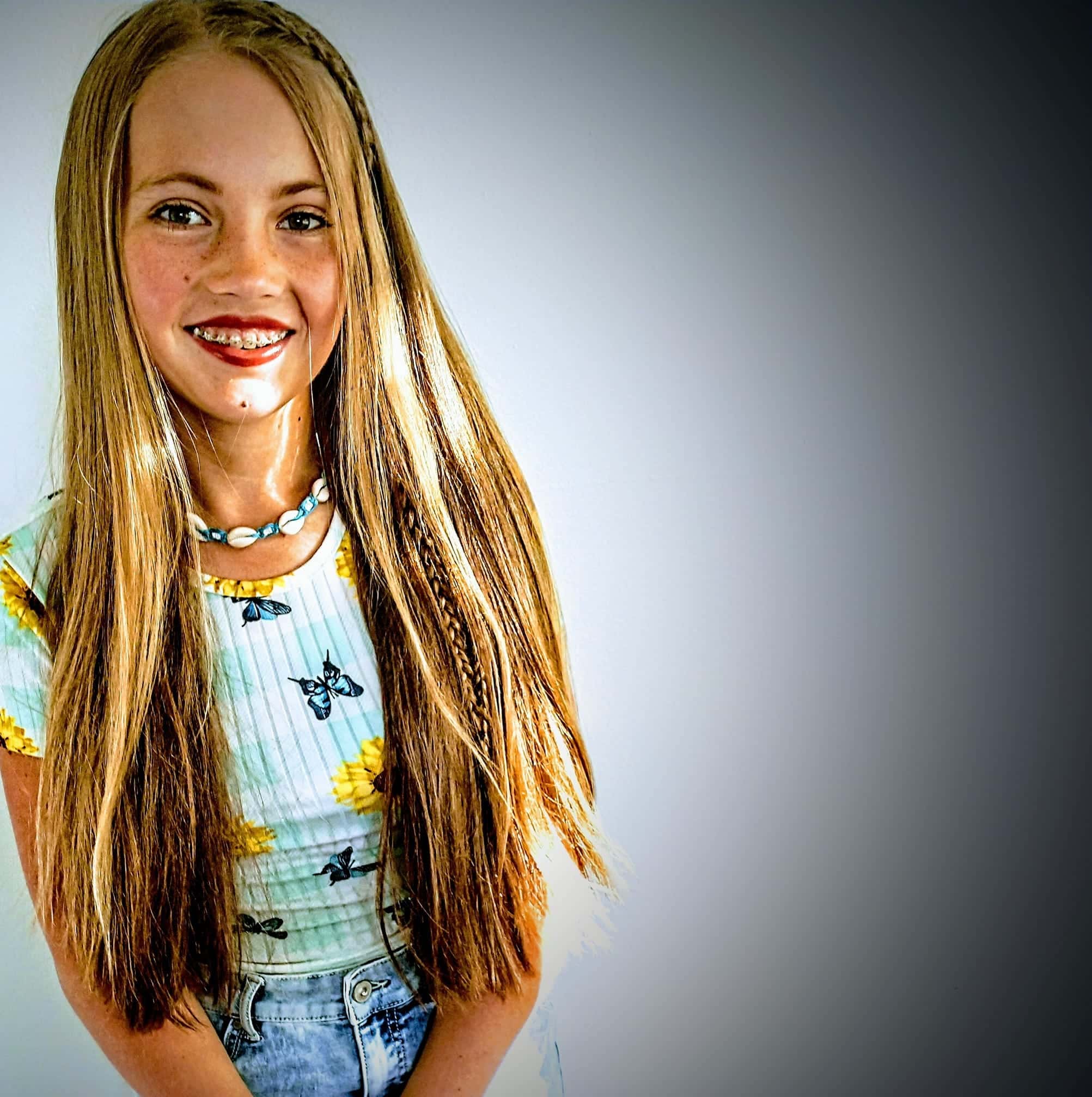 A 16-year-old magician's helper from an 11-person household, Joslynn Rose auditions on 'The Voice' Season 24 (Facebook/JRose07)