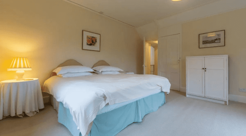 First floor: Master bedroom with zip & link super-king / twin beds (Airbnb)