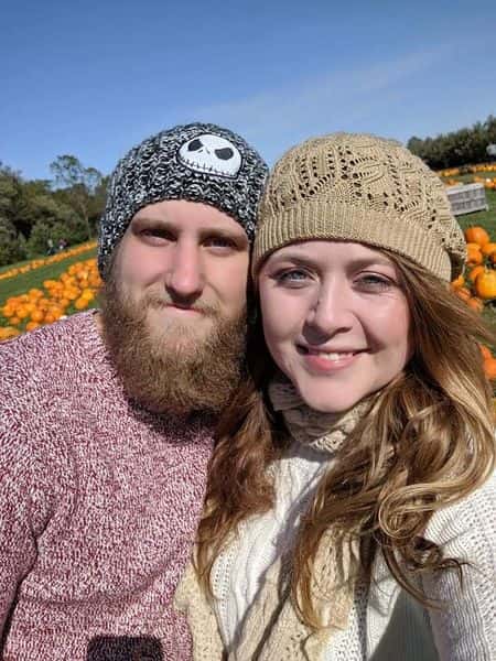 Laura Ilg (R) with her husband Alek Ilg (L) (Libbie Ilg Tenaglia/Facebook)