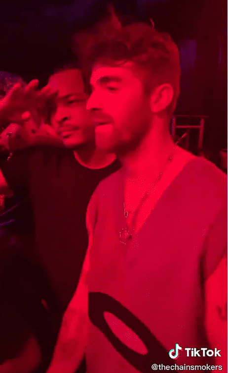Before the alleged incident, Chainsmokers singer Drew Taggart and rapper T.I. posed for photos. (Photo: @thechainsmokers /TikTok)