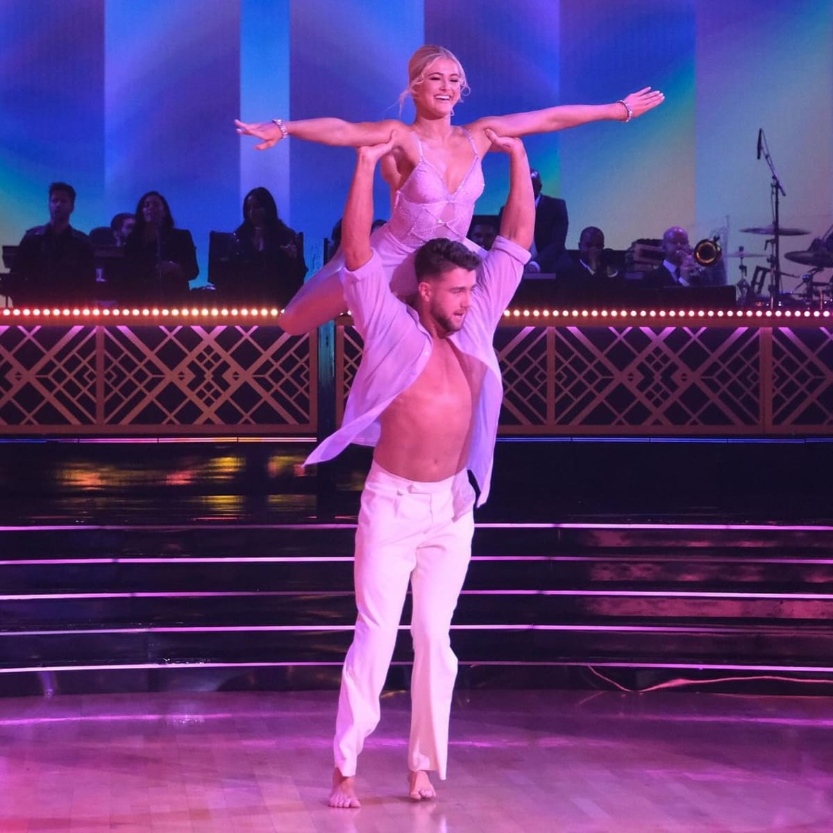 Mira Sorvino and Gleb Savchenko's lifts criticized in 'DWTS' Season 32 Most Memorable Year (Instagram/@dancingwiththestars)