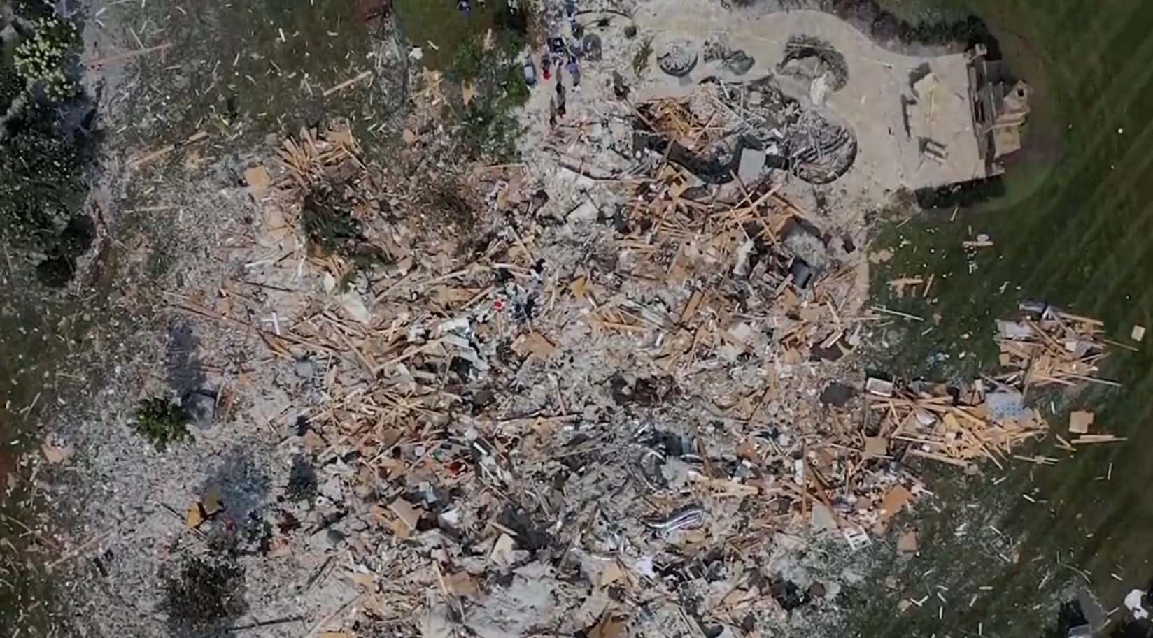 Robin, died in January 2018 due to breast cancer.&nbsp;