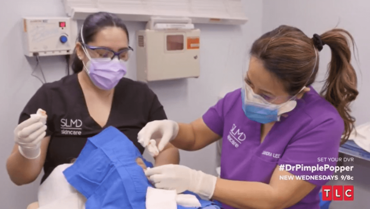 Dr Sandra Lee performing a surgery on Jessica in 'Dr Pimple Popper' Season 8 (TLC)