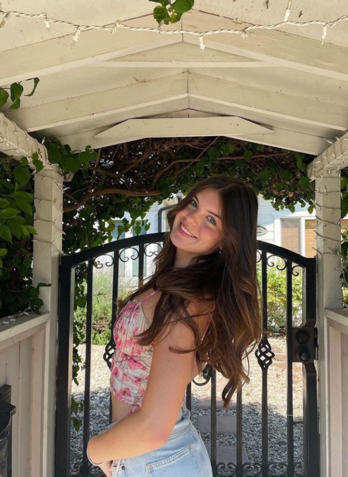 The victims are  Niamh Rolston (pictured), Peyton Steward, Asha Weir, and Deslyn Williams (@niamhrolston/Instagram)
