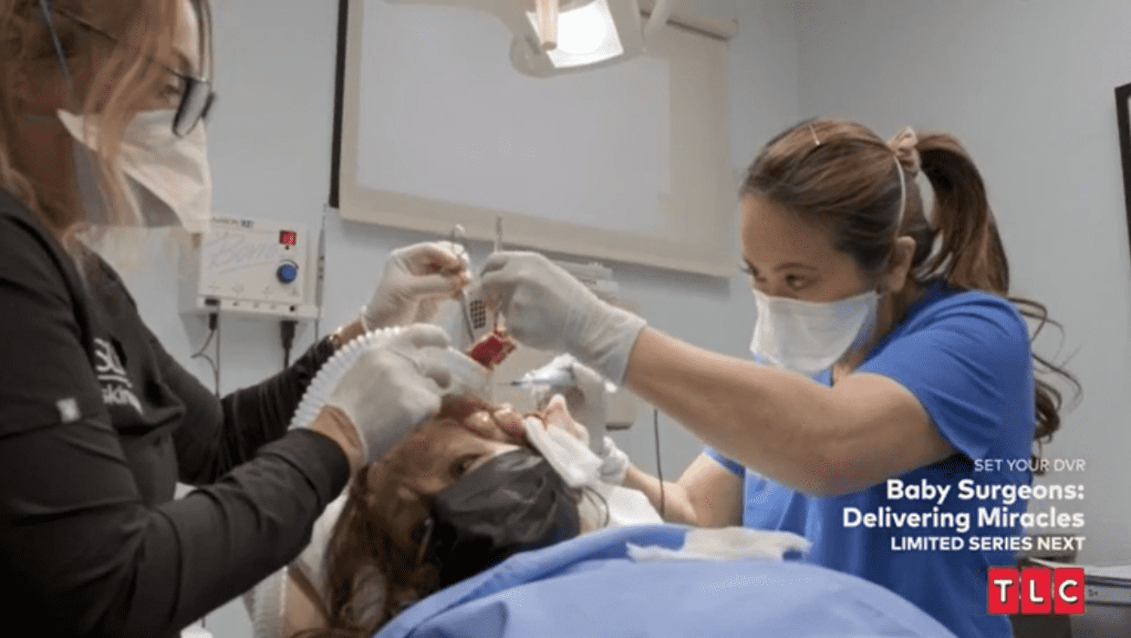 Elizabeth's second surgery in 'Dr Pimple Popper' Season 8 (TLC)