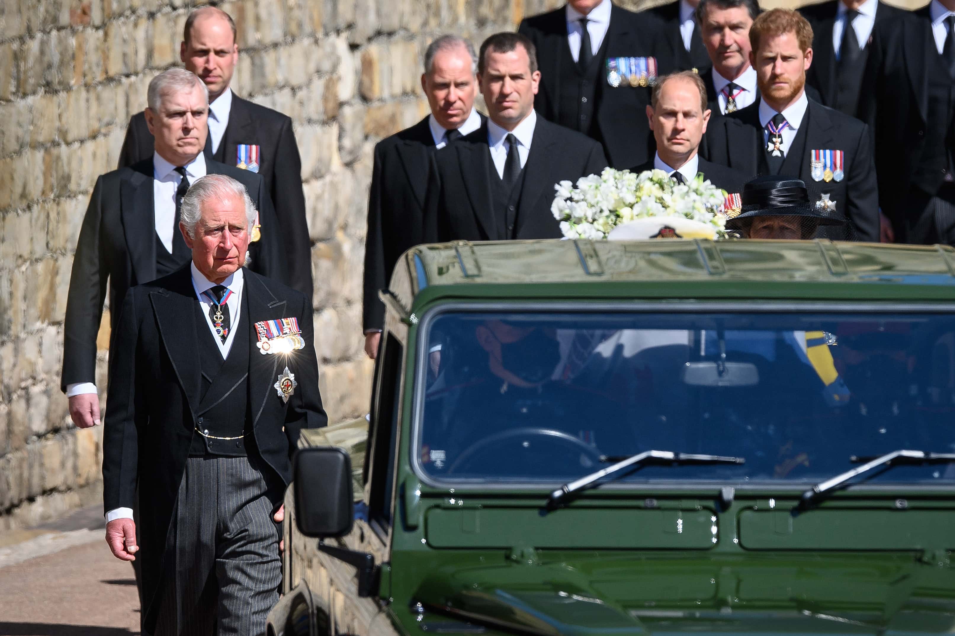 Prince William, Duke of Cambridge, Prince Andrew, Duke of York, Prince Charles, Prince of Wales, Earl of Snowdon David Armstrong-Jones, Peter Phillips, Vice-Admiral Sir Timothy Laurence and Prince Harry, Duke of Sussex during the funeral of Prince Philip, Duke of Edinburgh at Windsor Castle on April 17, 2021 in Windsor, England. (Photo by Leon Neal/WPA Pool/Getty Images )