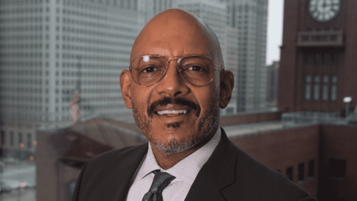 Courtney Rhodes' husband, Les Bond Jr (LinkedIn/Les Bond)