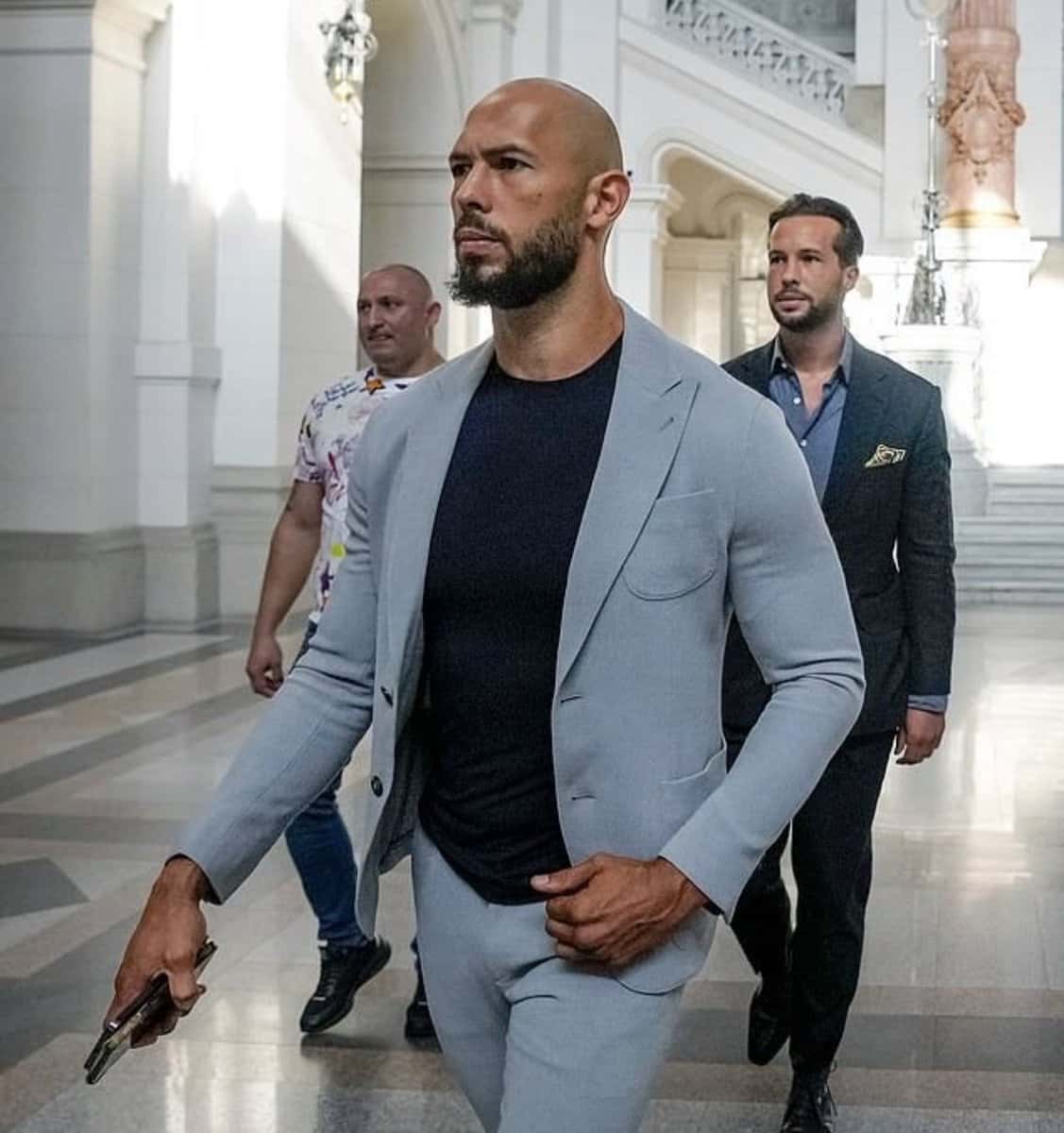 Andrew Tate is shorter than his brother (@cobratate/Twitter)