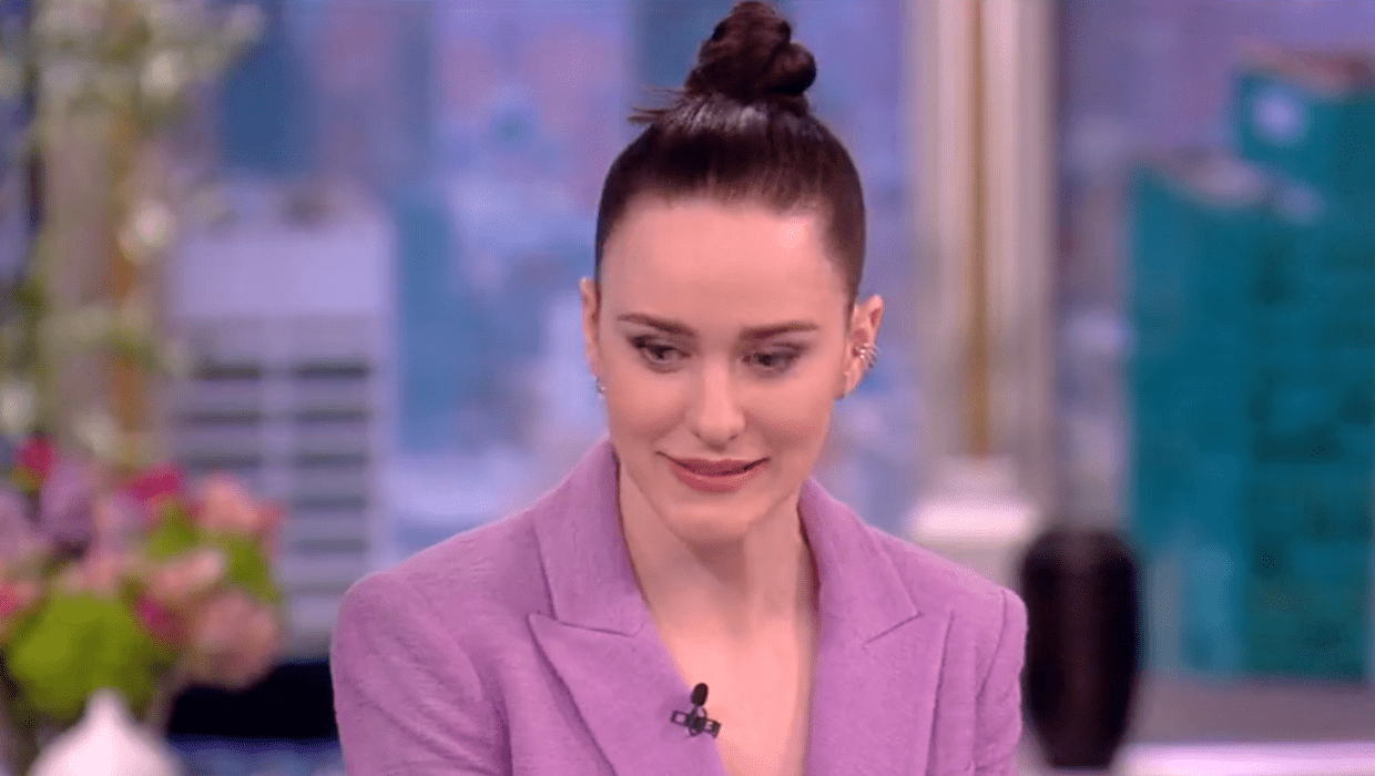 Rachel Brosnahan awkwardly responds to casting rumors on 'The View' (Twitter/@TheView)