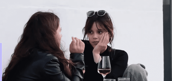 Gossip Bae claimed that the video was taken when the actress was having a mid-day outing in London's Notting Hil; (gossipbae/YouTube)