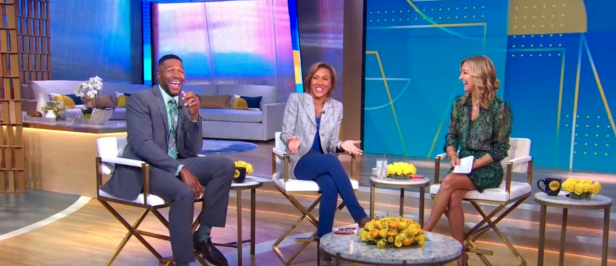 Michael Strahan asked Robin Roberts about the cost of her bachelorette party on 'GMA' (@GMA/Twitter)