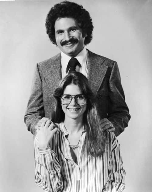 Promotional studio portrait of American actors Gabe Kaplan and Marcia Strassman, from the television series, 'Welcome Back, Kotter,' circa 1977. (Photo by Hulton Archive/Getty Images)