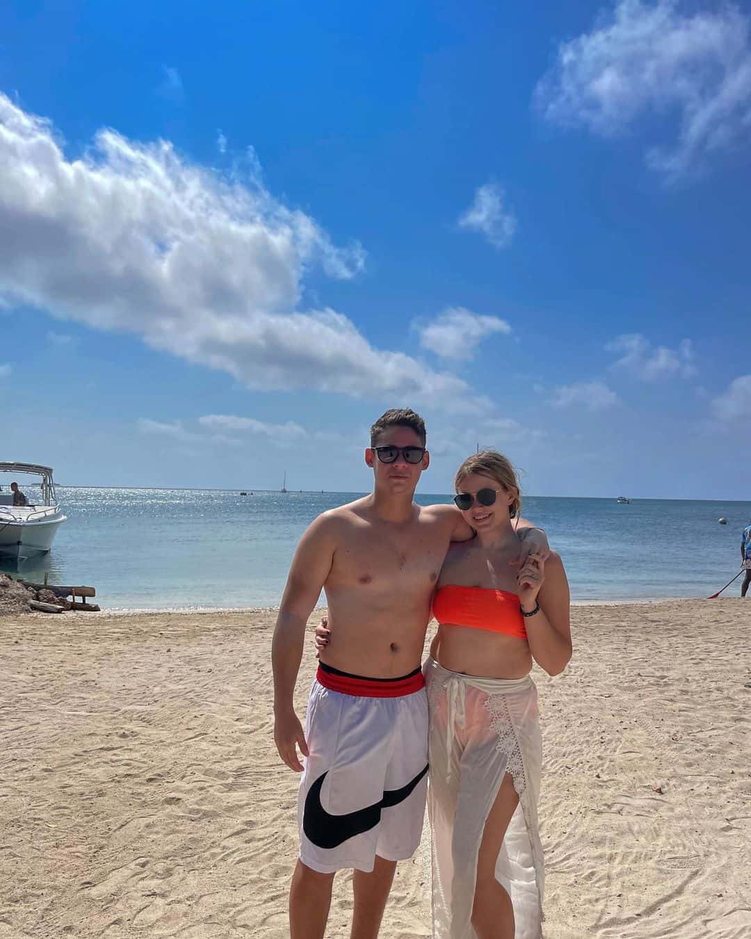 Jessica and Juan take their love to paradise (Instagram/daza9037)