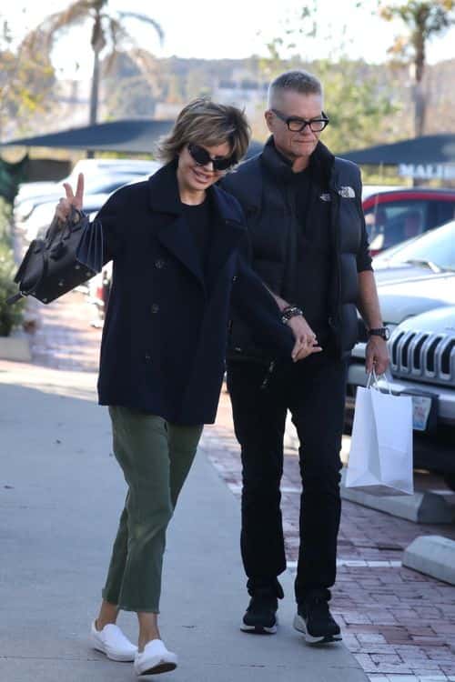 'RHOBH' star Lisa Rinna and husband Harry Hamlin out on a romantic lunch date in Malibu (Backgrid)