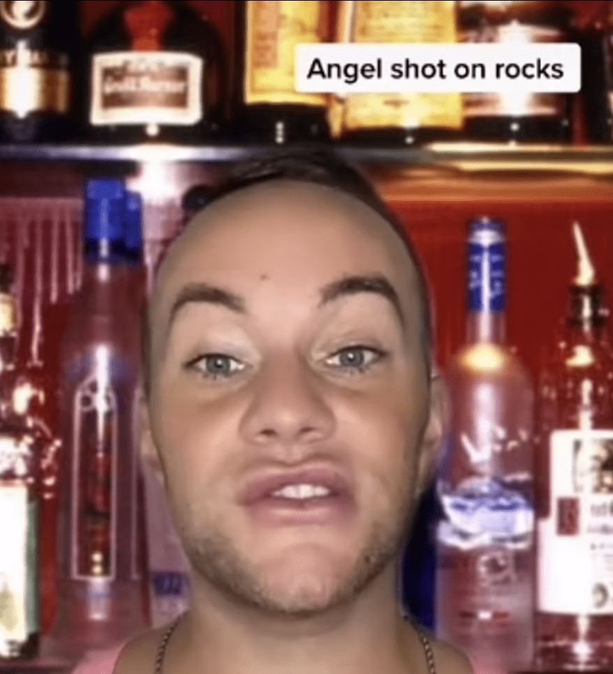 Benjamin Smith explains how to order different kinds of angel shots. (TikTok/@benjispears)