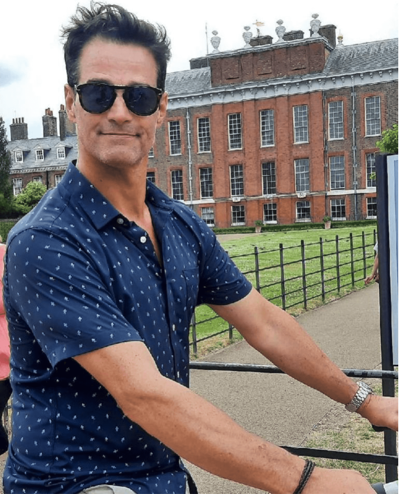 Fans praised Rob's appearance in the vacation photos (@RobMarciano/Instagram)