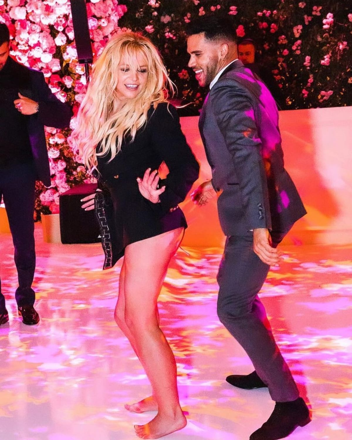 'The Voice' Season 24 contestant Willie Gomez with Britney Spears (Instagram/williegomez)