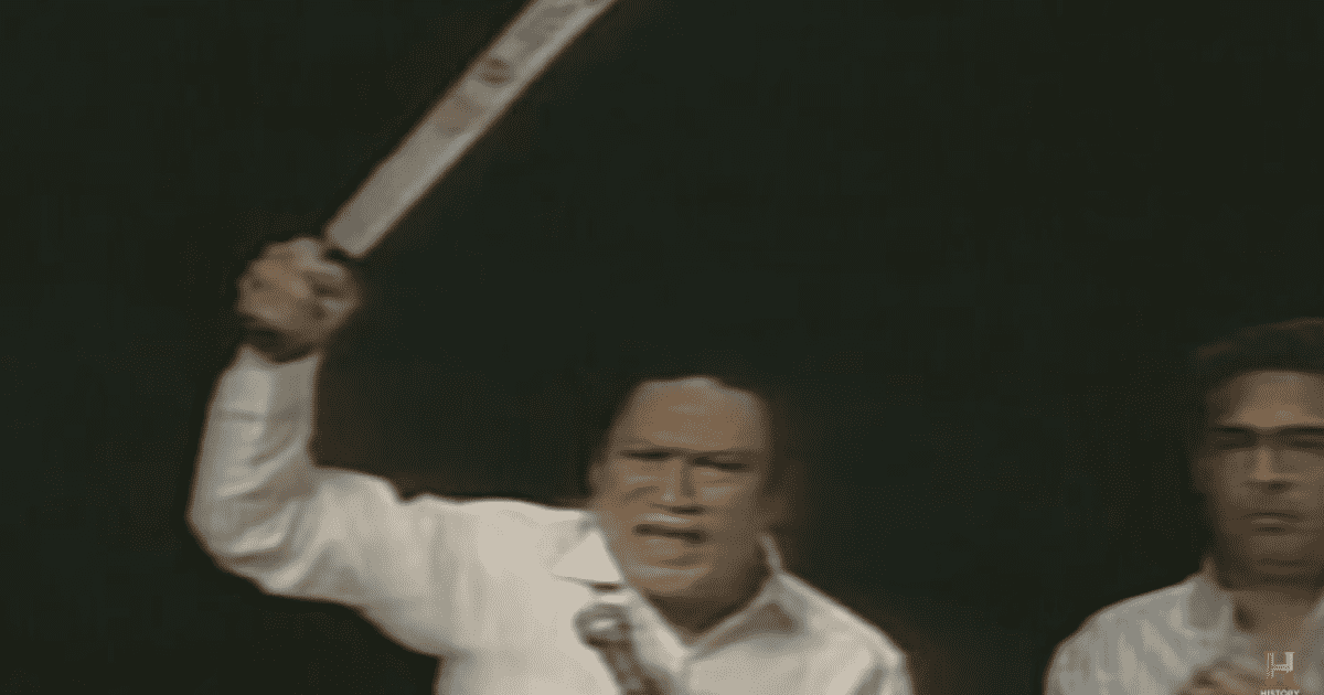 After turning himself in to US forces on January 3, 1990, Manuel Antonio Noriega was transported to the country and given a 40-year jail term for cocaine trafficking (YouTube/History)