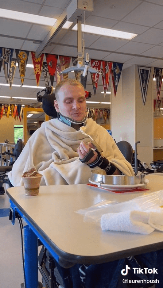 Ryan McConnaughey's Apple Watch saved him after finding that his body was paralyzed from the crash. (Credits: TikTok/@laurenhoush)