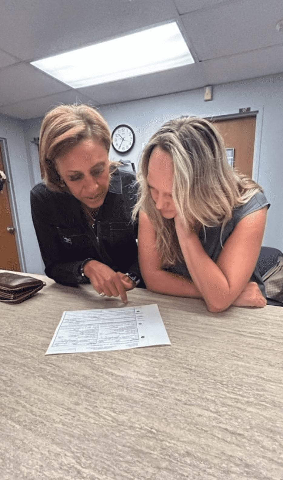 Robin Roberts and Amber Laign filled out the necessary paperwork to get their 'marriage license' (@robinrobertsgma/Instagram)