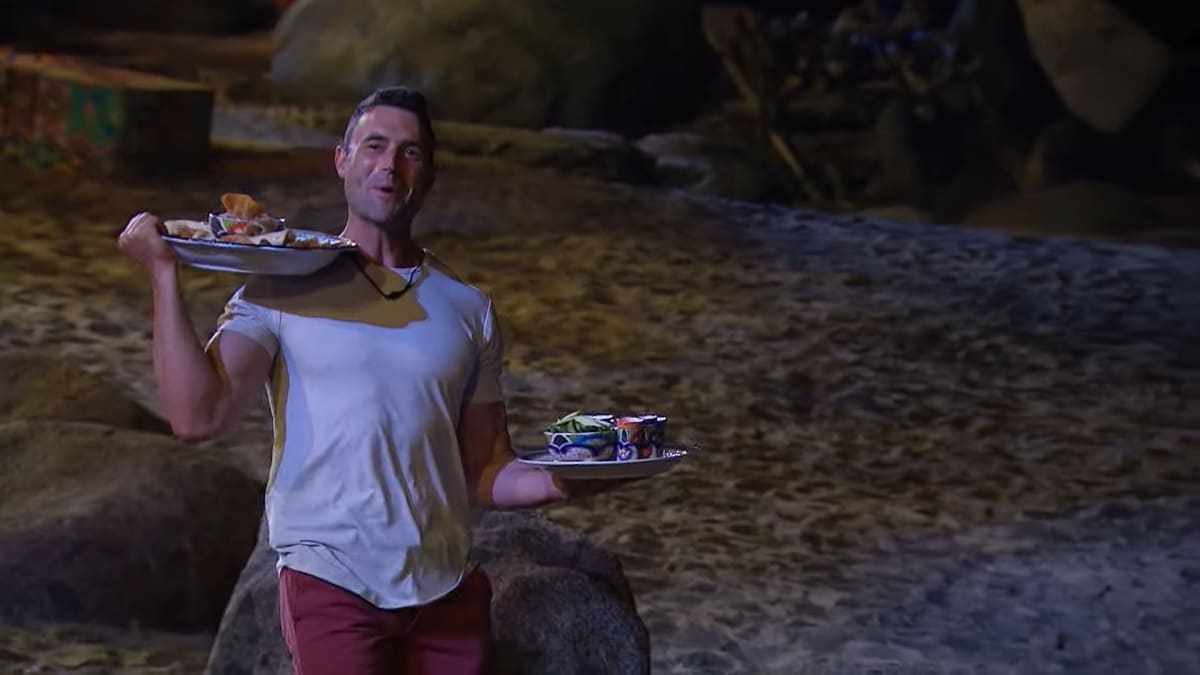 'Bachelor In Paradise' Season 9 star Aaron Schwartzman supports Sam Jeffries amid medical emergency (ABC)