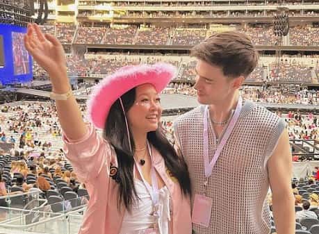 Lana Condor attends the Taylor Swift concert with her fiance (Instagram/@lanacondor)
