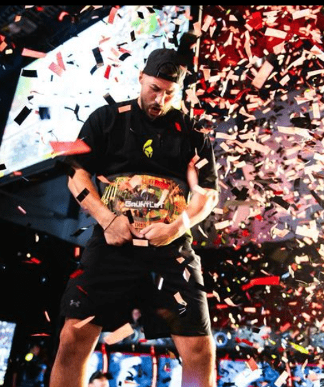 Nickmercs is 3 inches shorter in height as compared to HasanAbi (@nickmercs/Instagram)