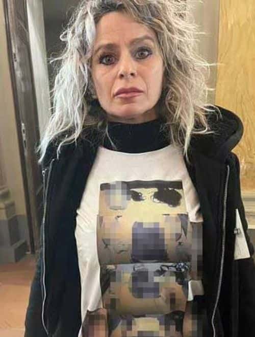 Alessandria Verni wearing the T-shirt (Daily Mail)