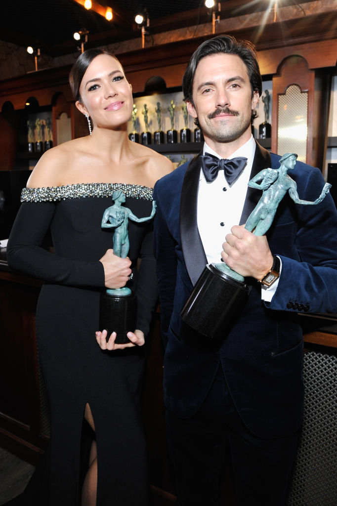 Mandy Moore (L) and Milo Ventimiglia attend the 25th Annual Screen Actors Guild Awards at The Shrine Auditorium on January 27, 2019 in Los Angeles, California. 480720 (Photo by John Sciulli/Getty Images for Turner)