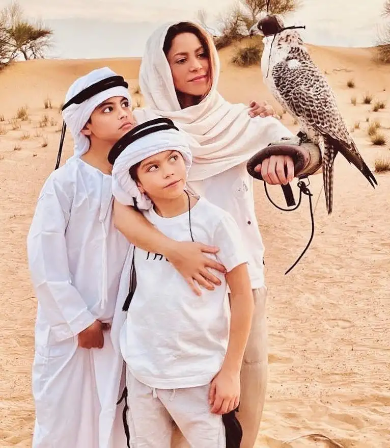 Shakira with her two children in the desert for 2022 Christmas (shakira/Instagram)